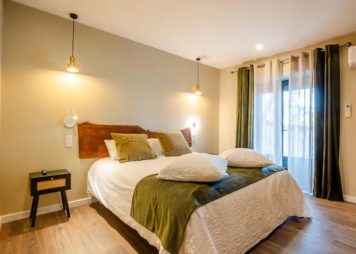 Les Vents D'anges Parking Prive 4* Бон