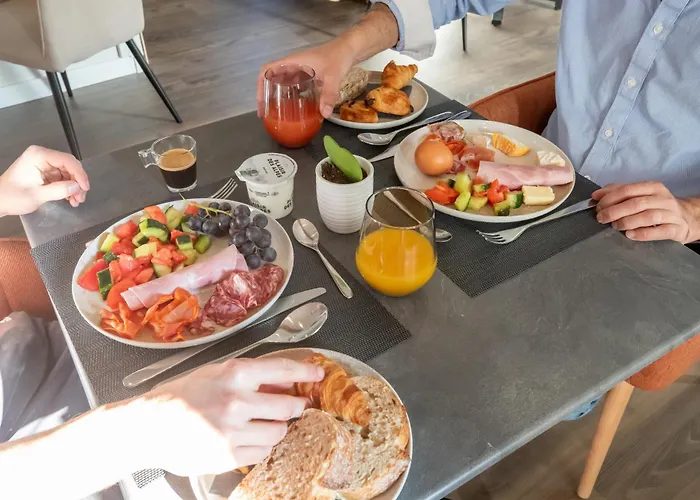 Les Vents D'anges Parking Prive 4* Бон