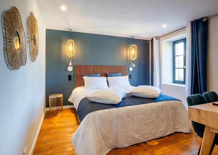 Les Vents D'anges Parking Prive Hotel